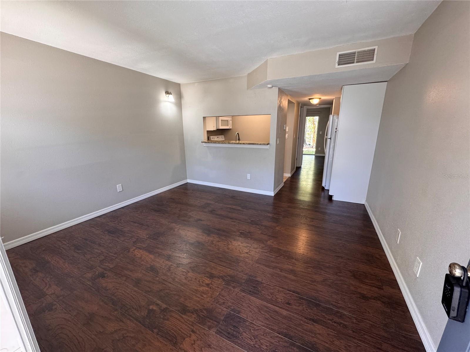 Image 3 of 31 For 7113 Bank Drive 103