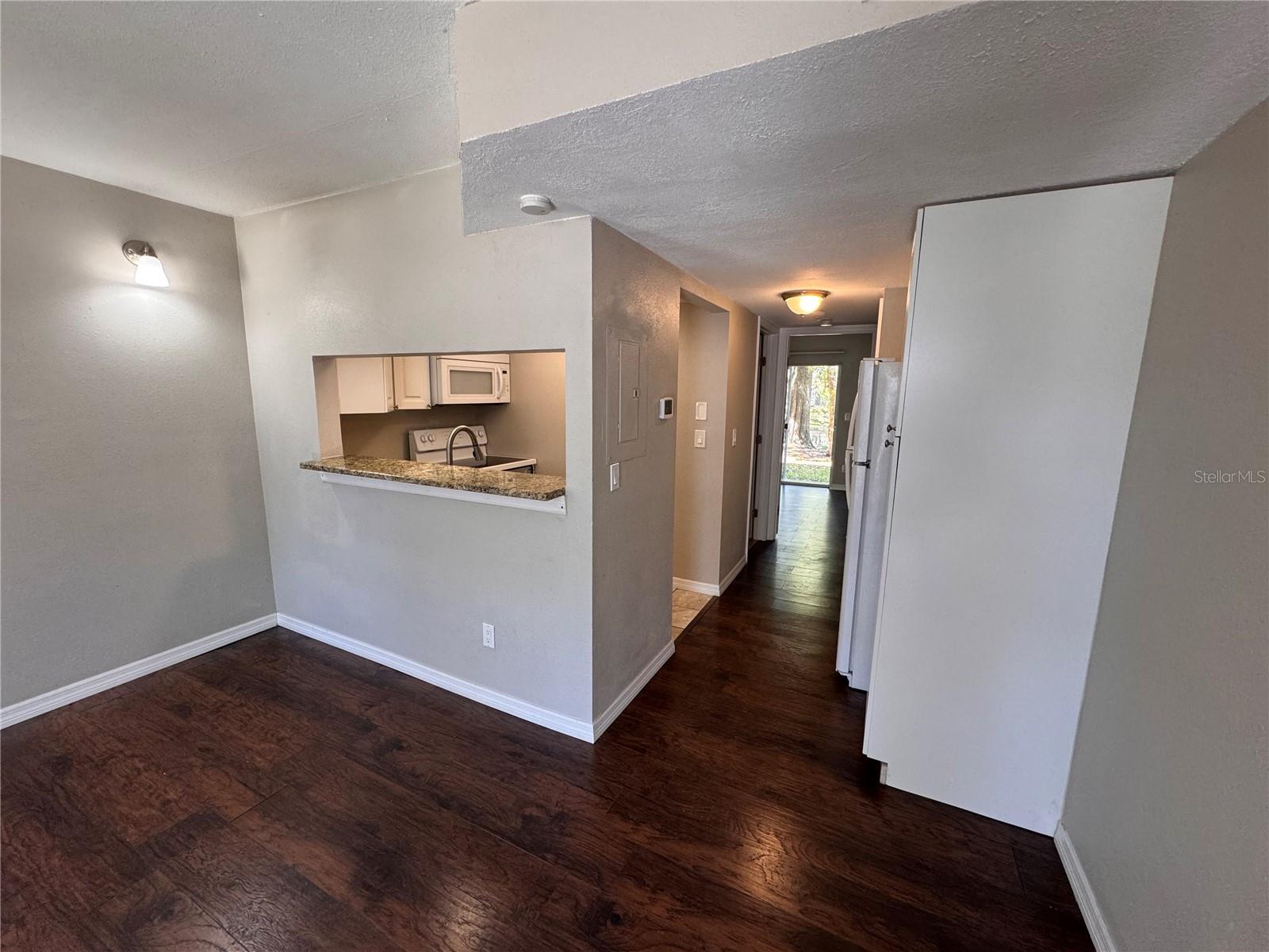 Image 6 of 31 For 7113 Bank Drive 103