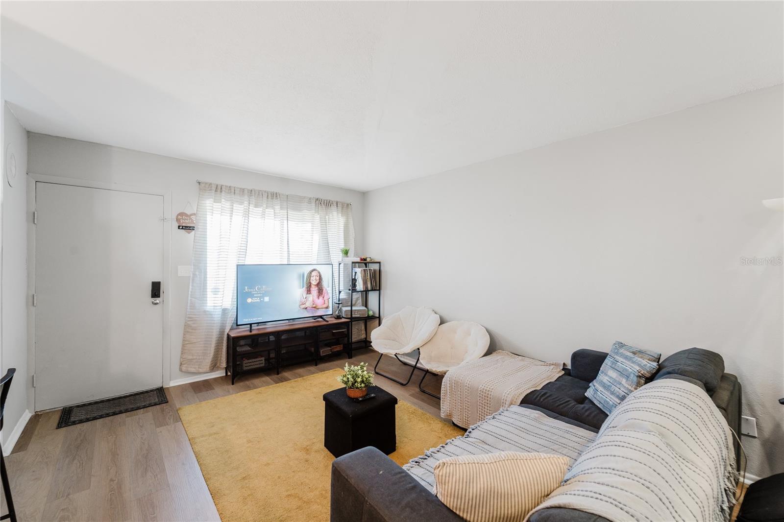 Image 4 of 24 For 4413 Ring Neck Road 4413