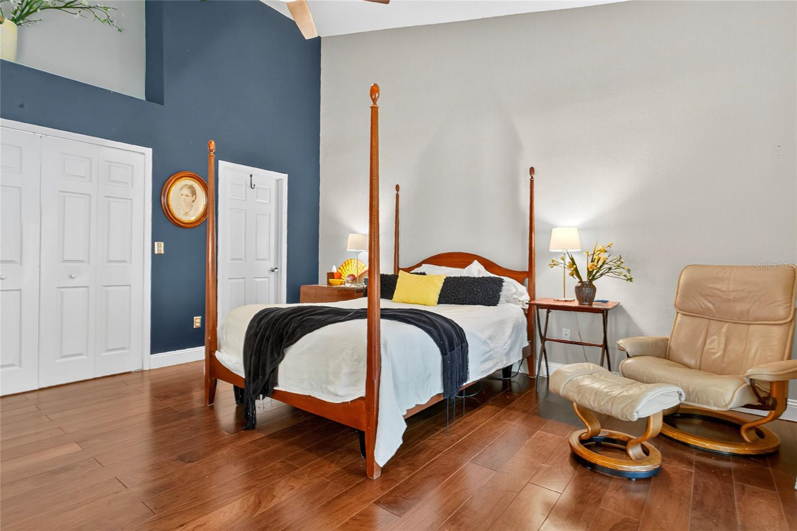 Image 12 of 36 For 13807 Forestside Court