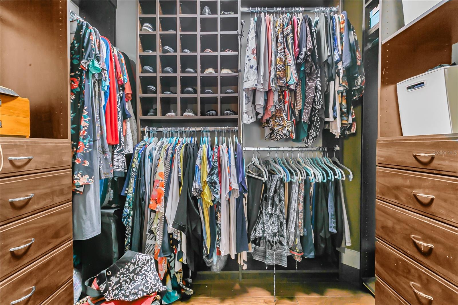 Image 16 of 36 For 13807 Forestside Court