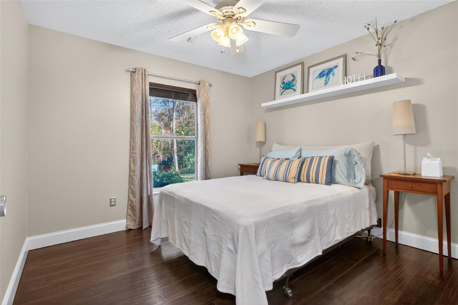 Image 17 of 36 For 13807 Forestside Court