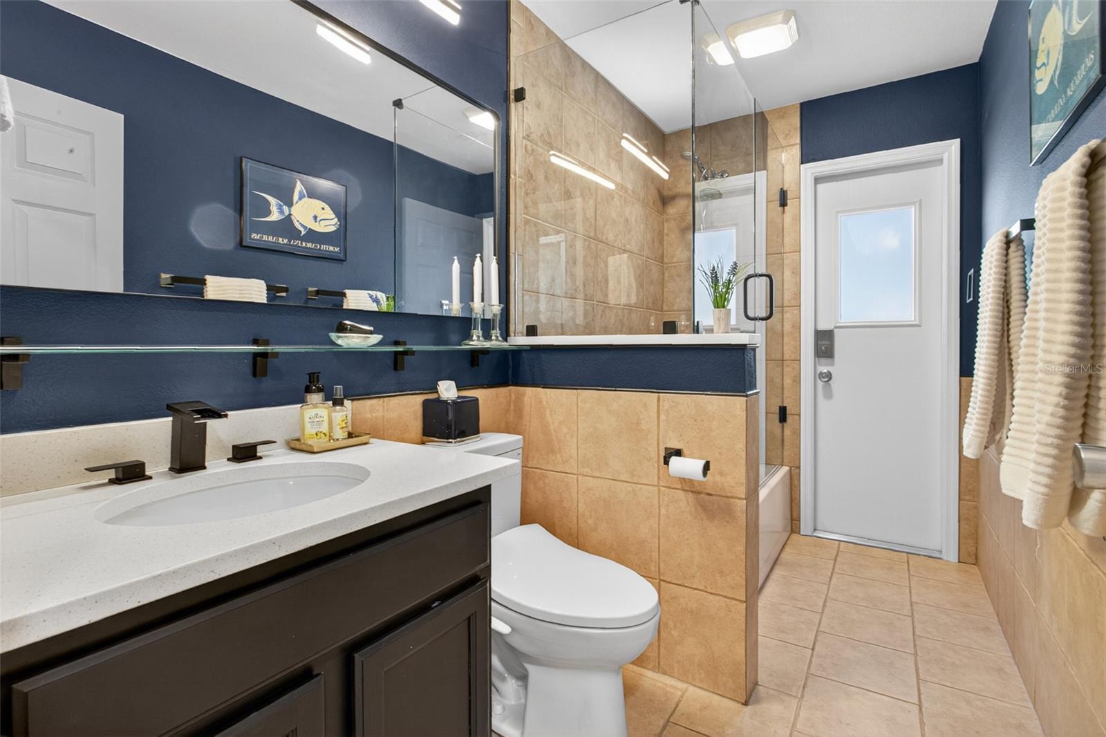 Image 21 of 36 For 13807 Forestside Court