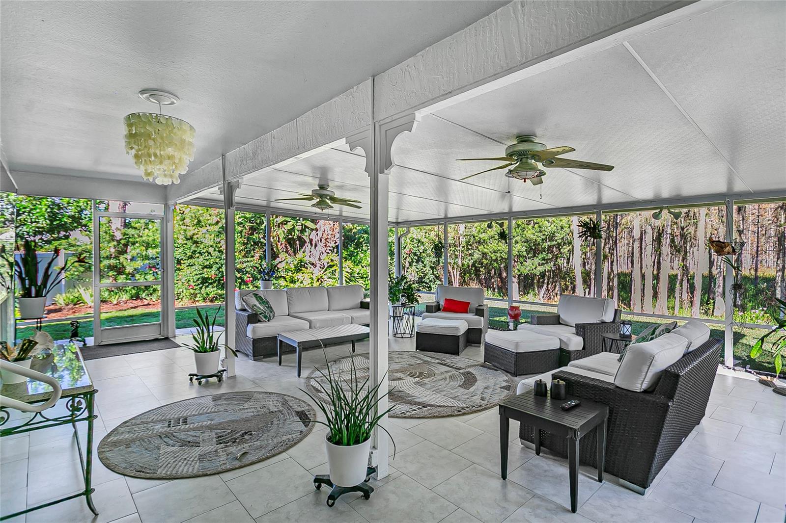 Image 22 of 36 For 13807 Forestside Court