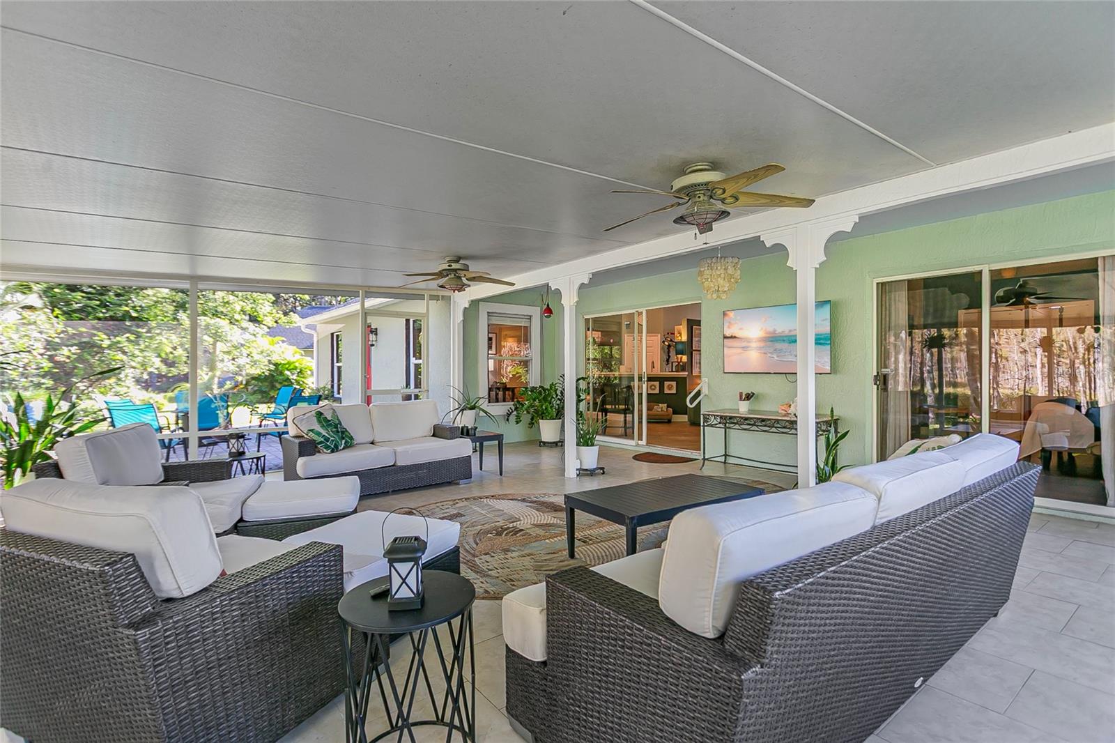 Image 24 of 36 For 13807 Forestside Court