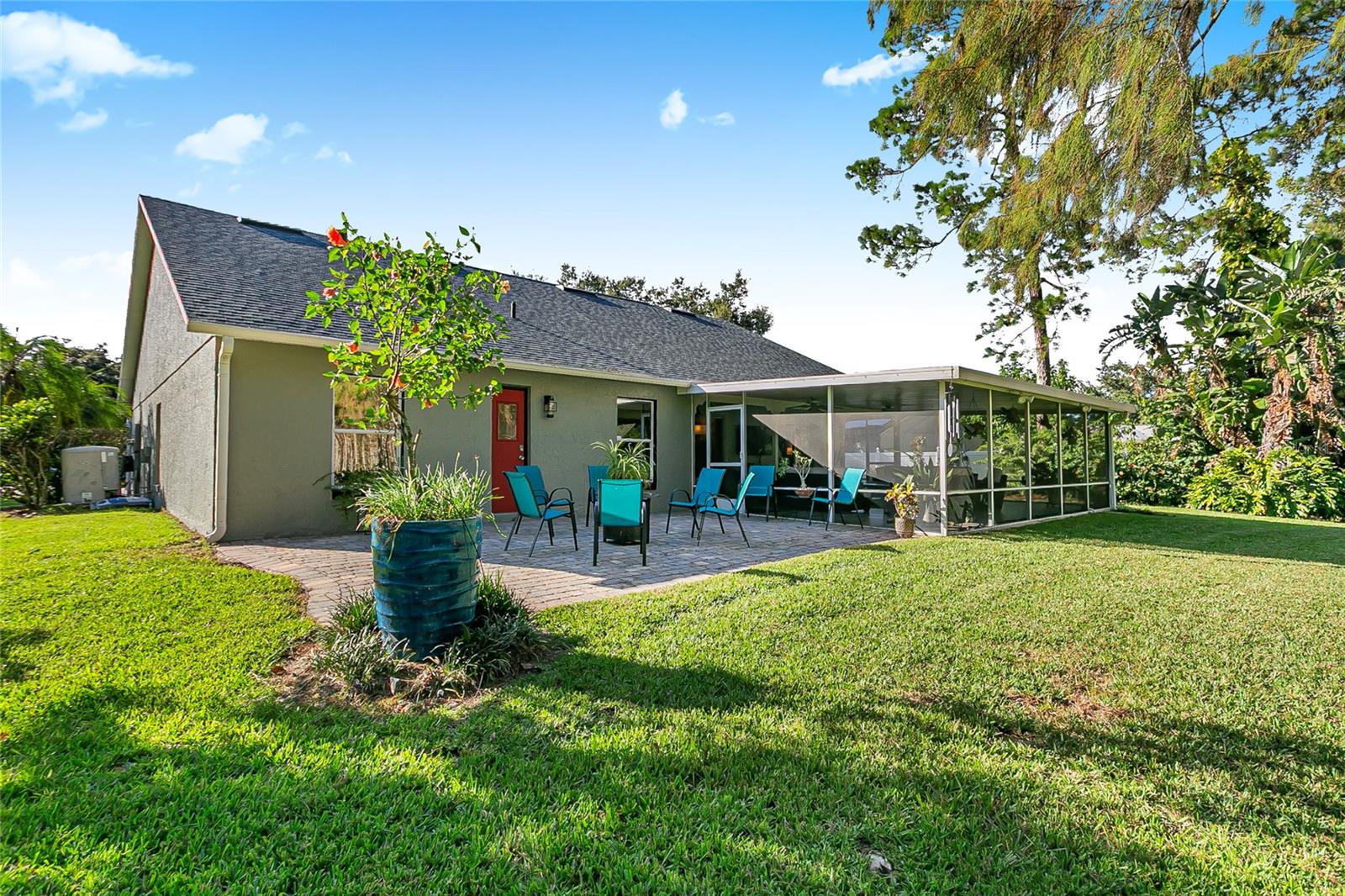 Image 26 of 36 For 13807 Forestside Court