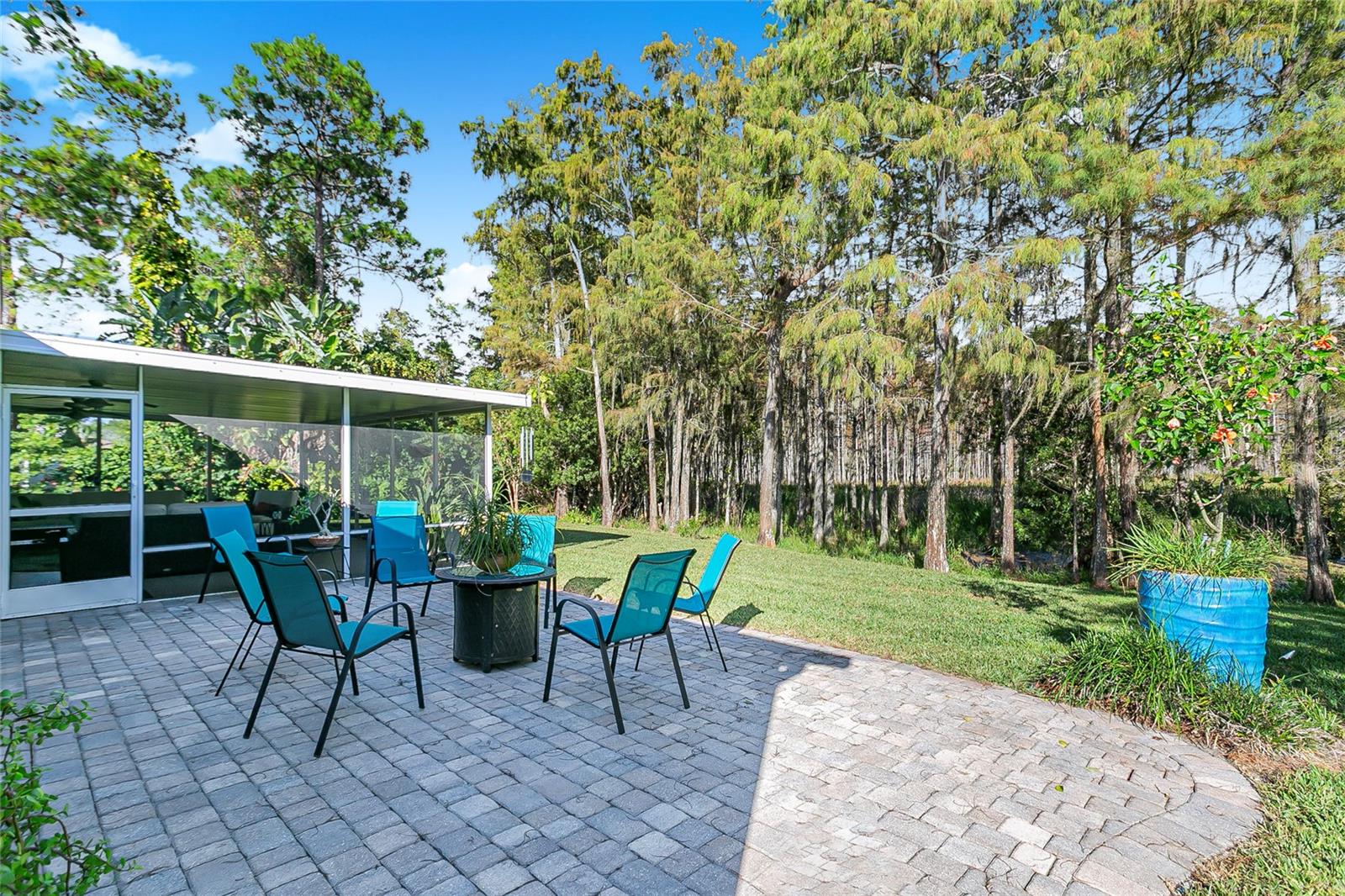 Image 27 of 36 For 13807 Forestside Court