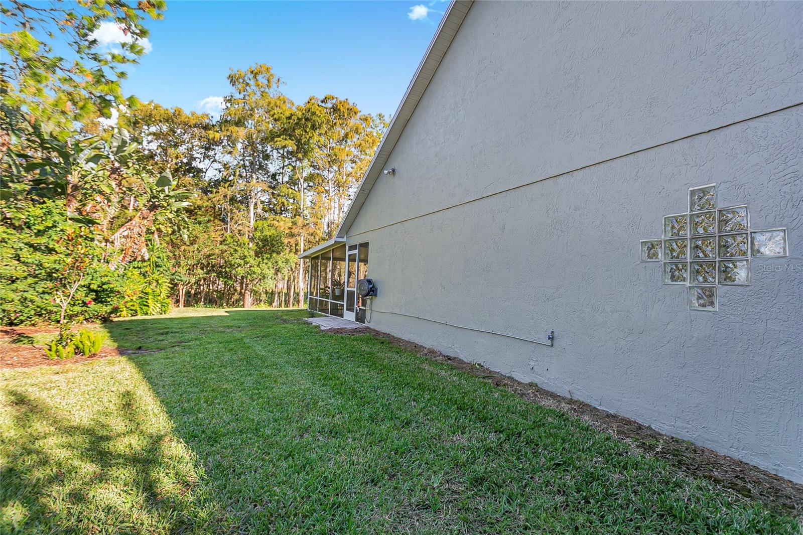 Image 28 of 36 For 13807 Forestside Court