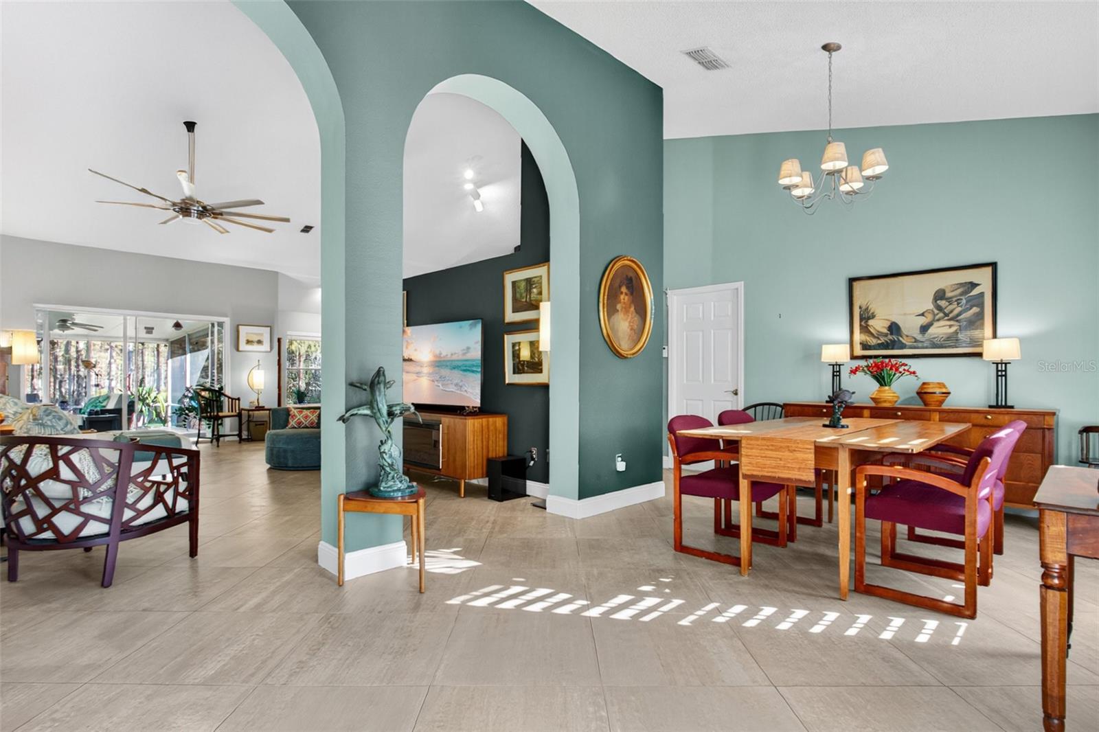 Image 4 of 36 For 13807 Forestside Court