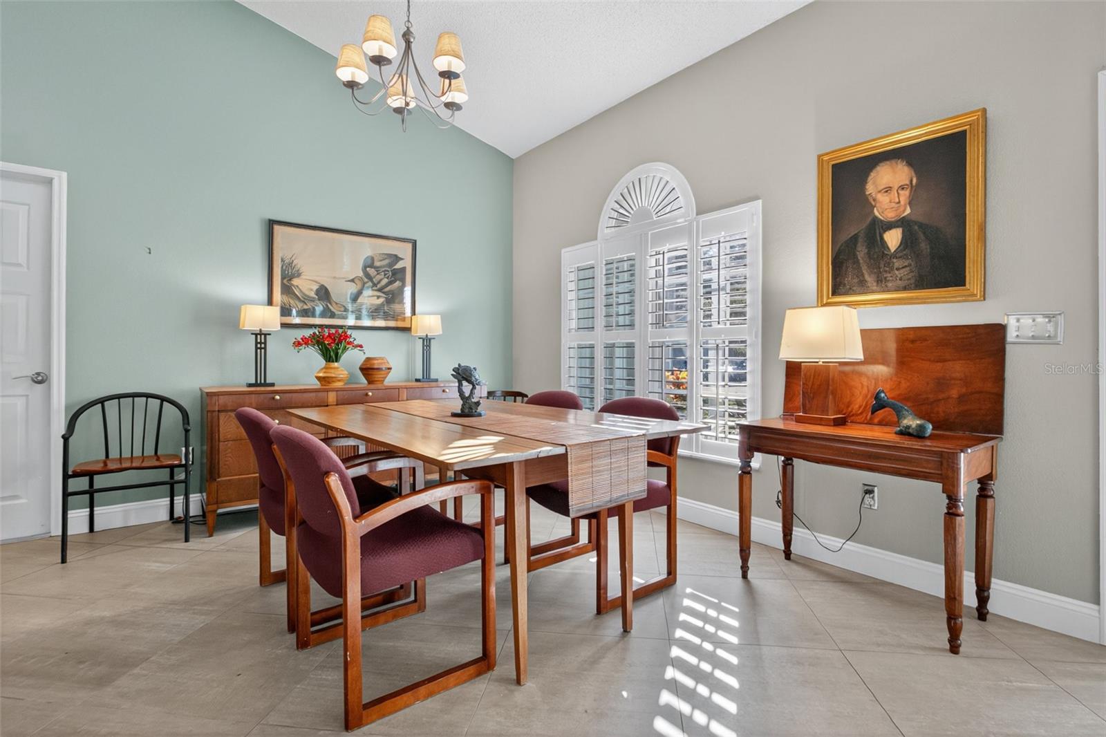 Image 5 of 36 For 13807 Forestside Court