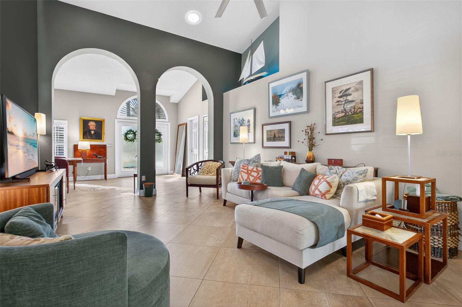 Image 7 of 36 For 13807 Forestside Court