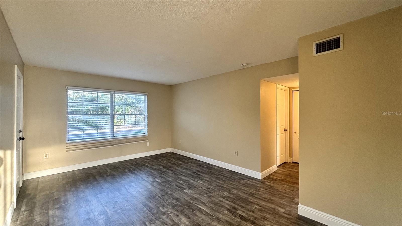 Image 7 of 20 For 5325 Curry Ford Road 10