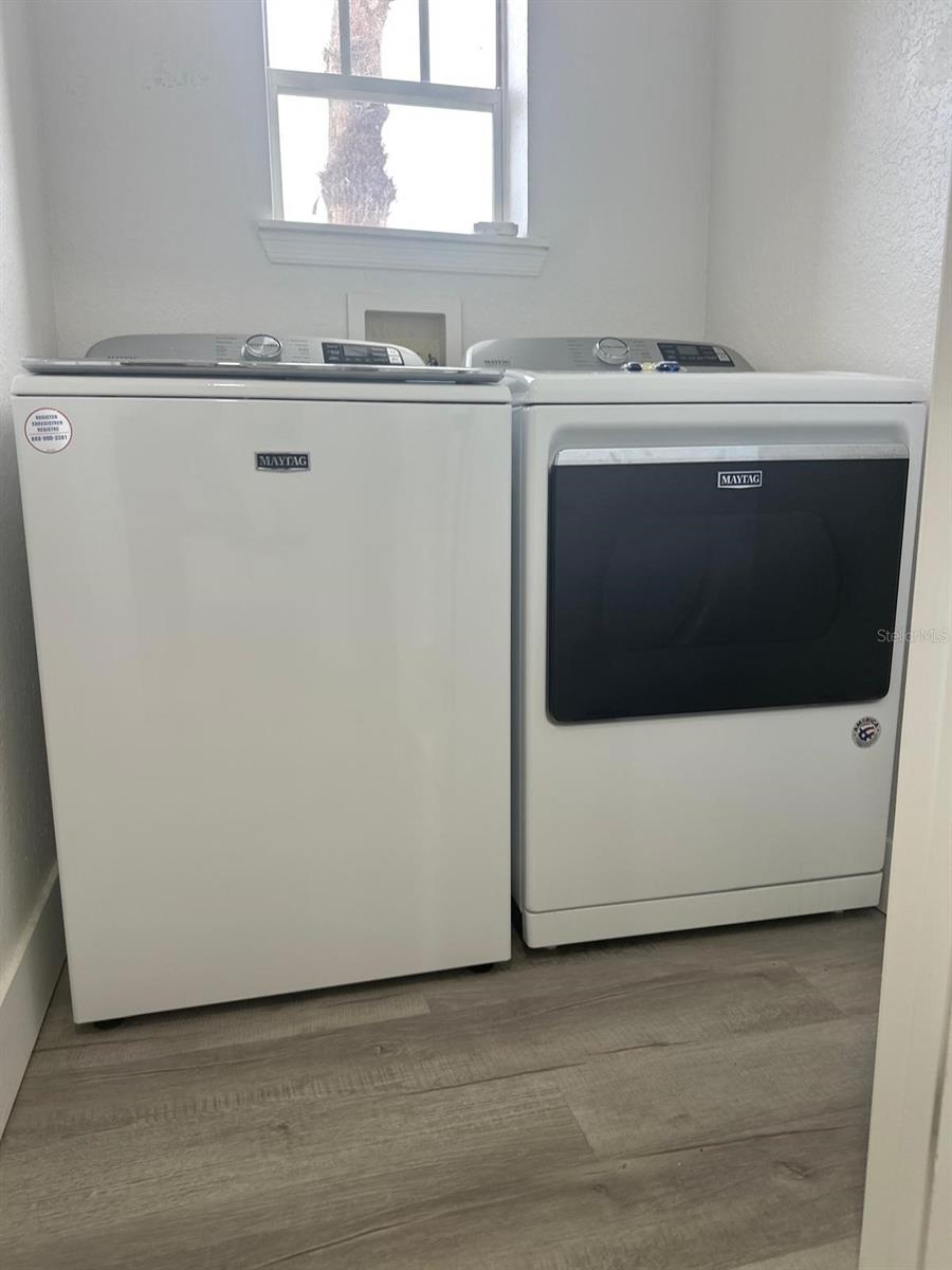 Image 40 of 63 For 2208 Antigua Place 924