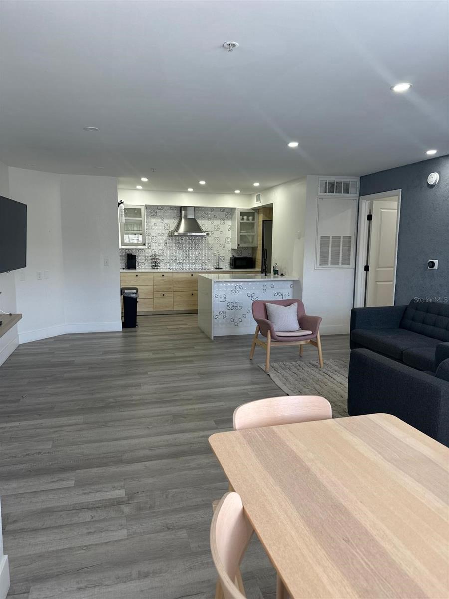 Image 42 of 63 For 2208 Antigua Place 924