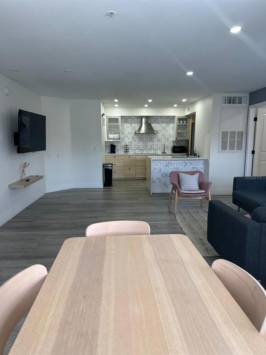 Image 44 of 63 For 2208 Antigua Place 924