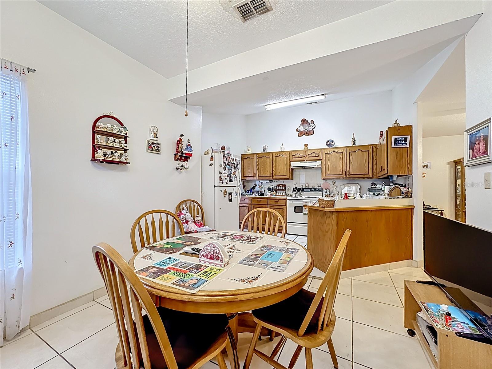 Image 13 of 34 For 1445 Beechwood Drive