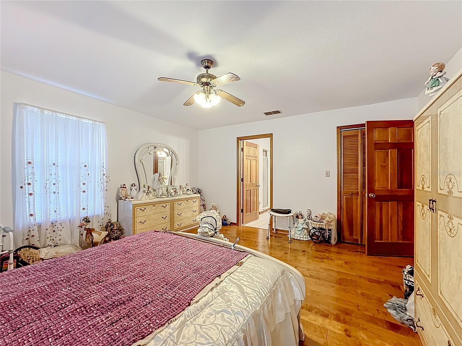 Image 15 of 34 For 1445 Beechwood Drive