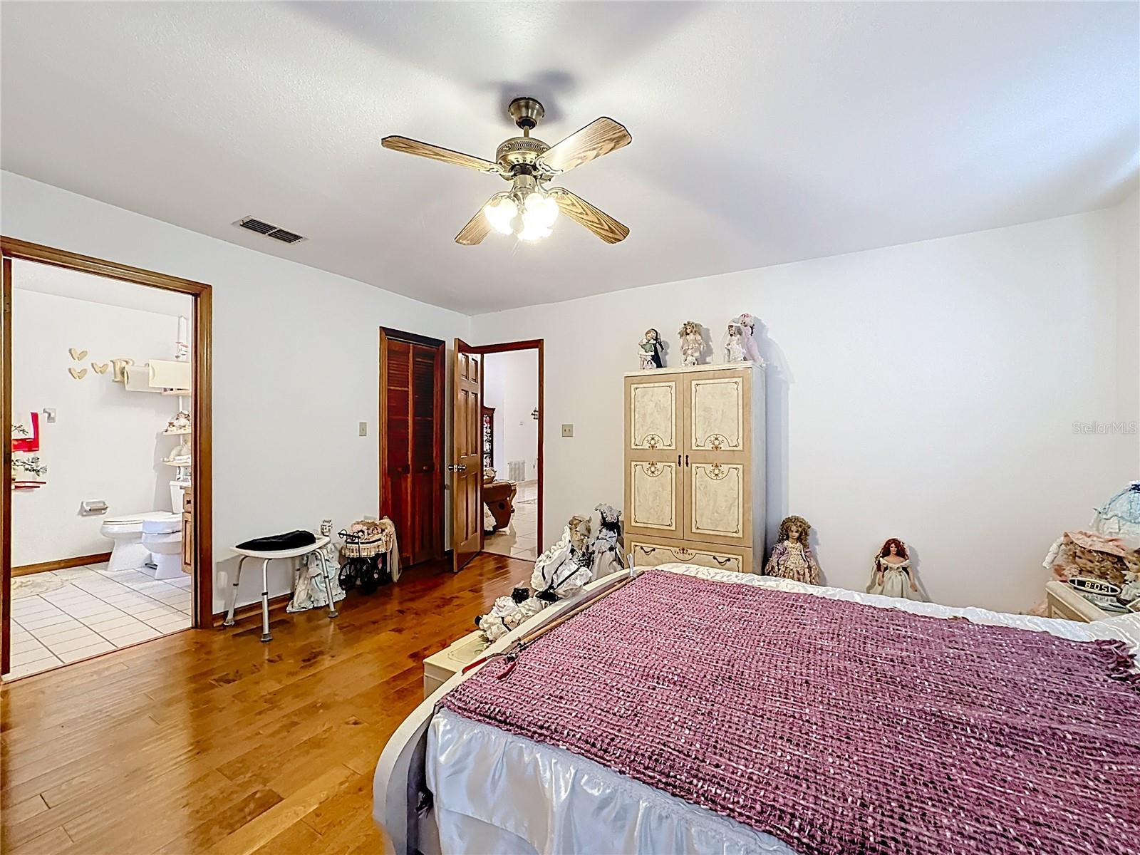 Image 18 of 34 For 1445 Beechwood Drive