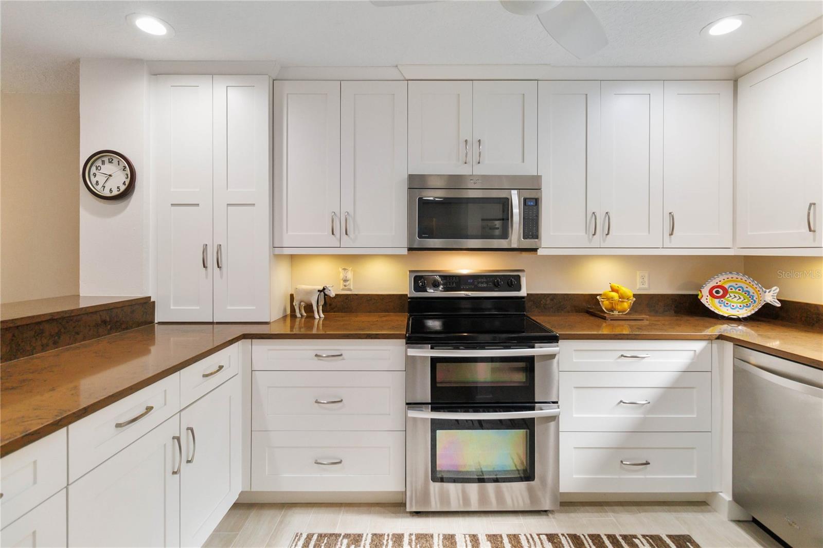 Image 14 of 56 For 1000 Winderley Place 239