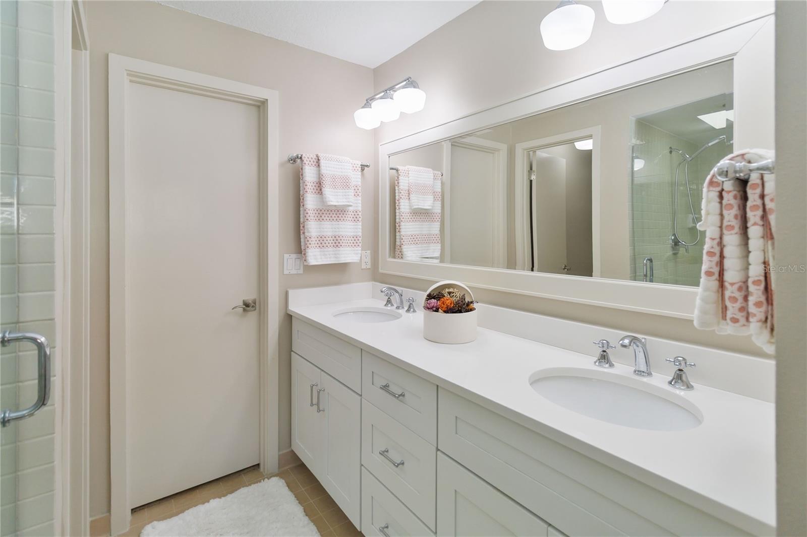 Image 26 of 56 For 1000 Winderley Place 239