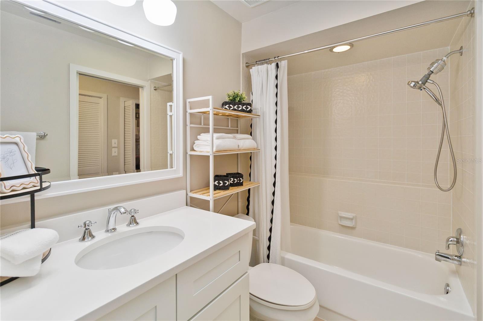 Image 29 of 56 For 1000 Winderley Place 239