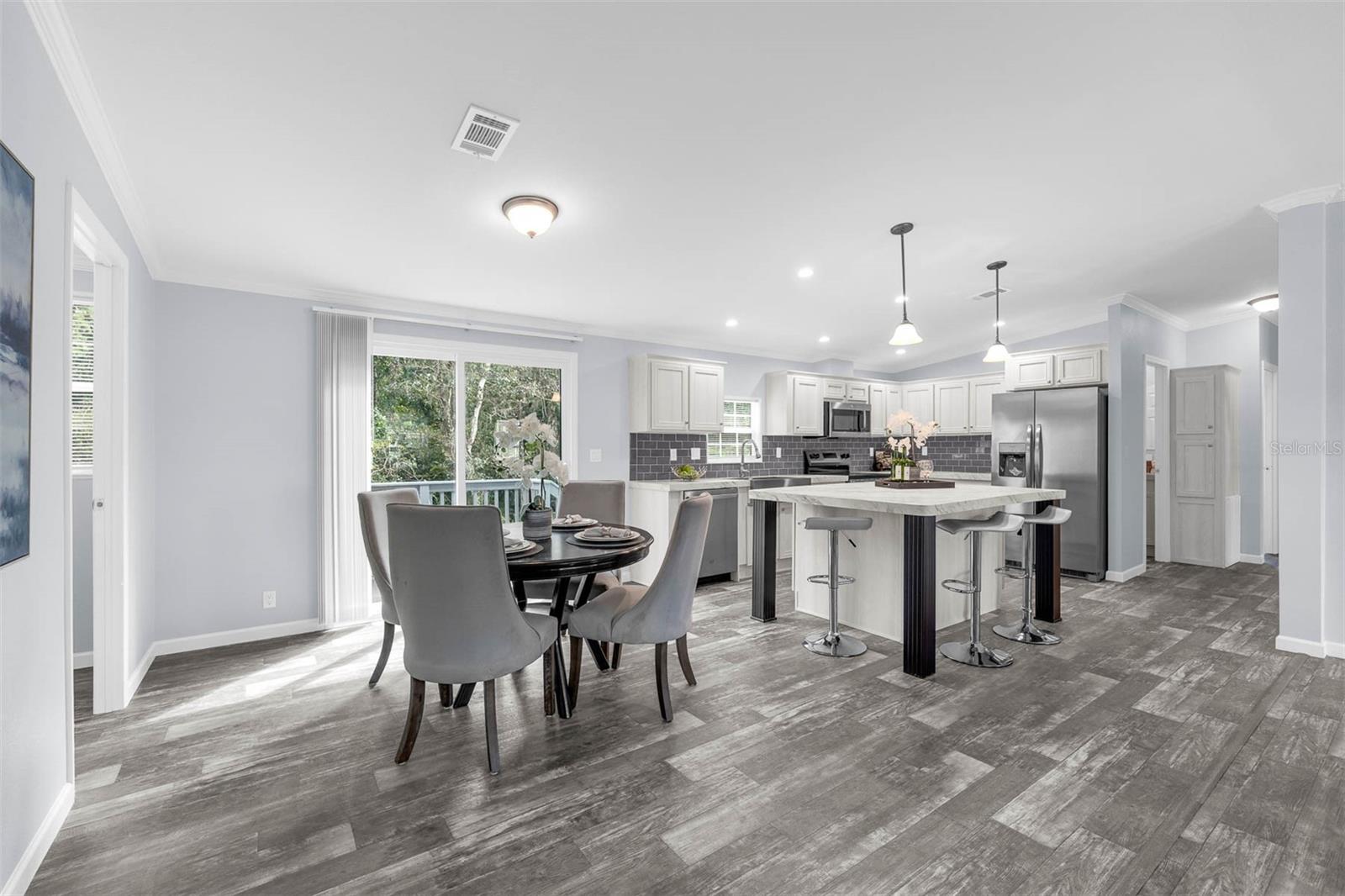 Image 11 of 34 For 4709 Dunkeld Avenue