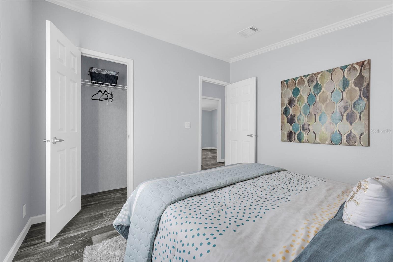 Image 23 of 34 For 4709 Dunkeld Avenue