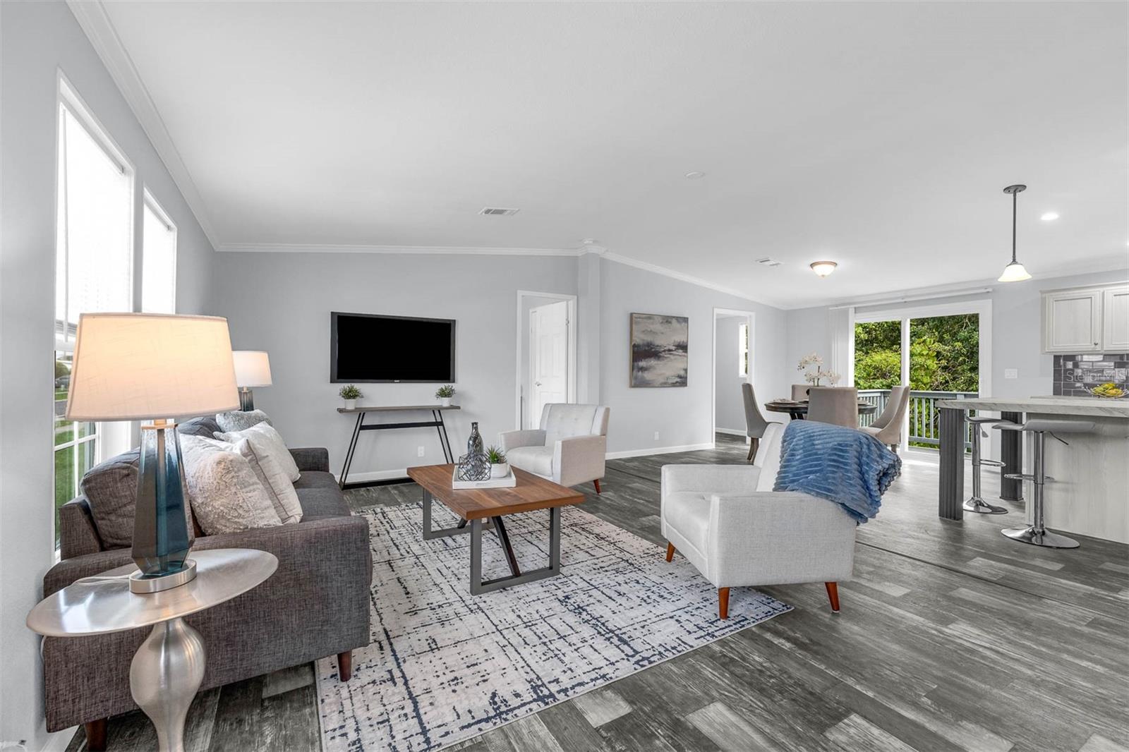 Image 6 of 34 For 4709 Dunkeld Avenue