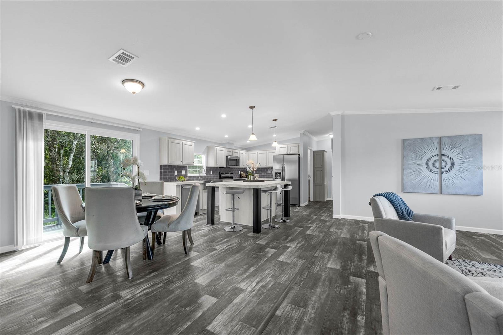 Image 8 of 34 For 4709 Dunkeld Avenue