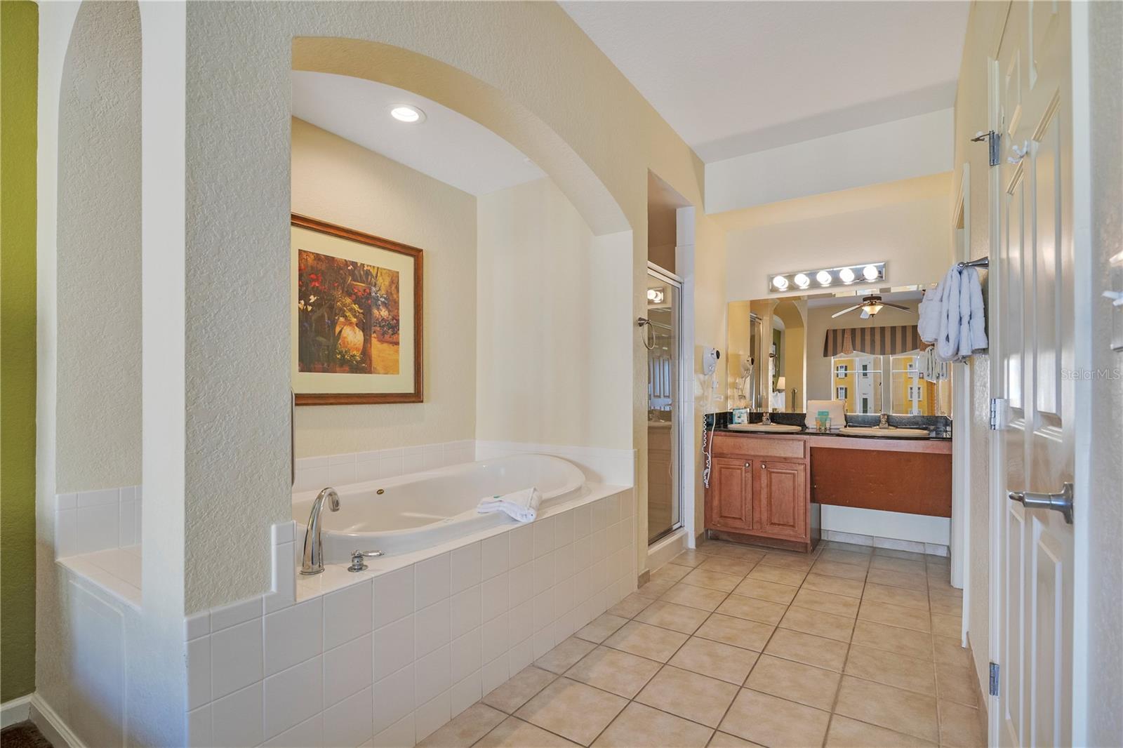 Image 13 of 28 For 8101 Resort Vlg Drive 31004