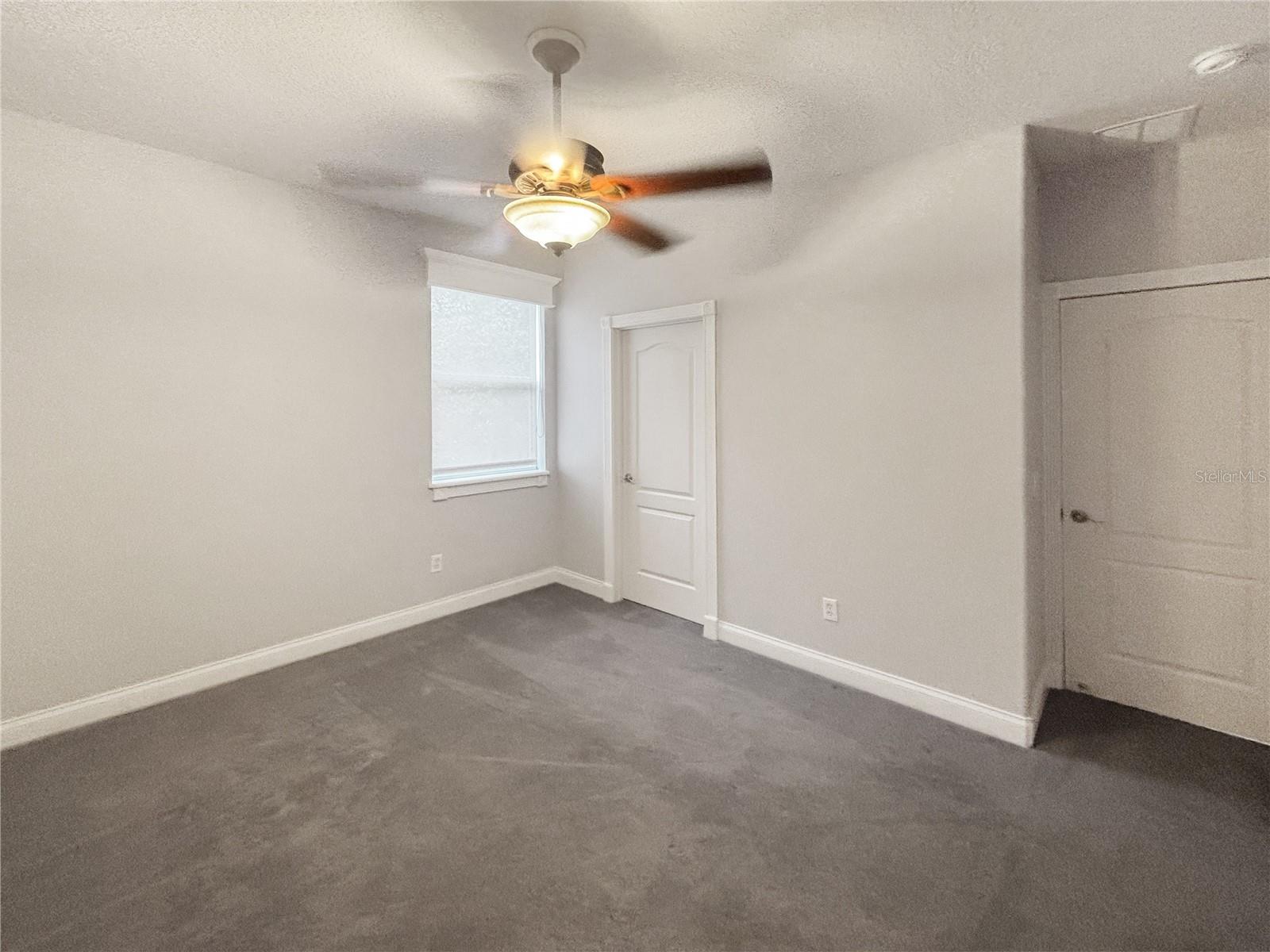 Image 13 of 29 For 827 Meridale Avenue