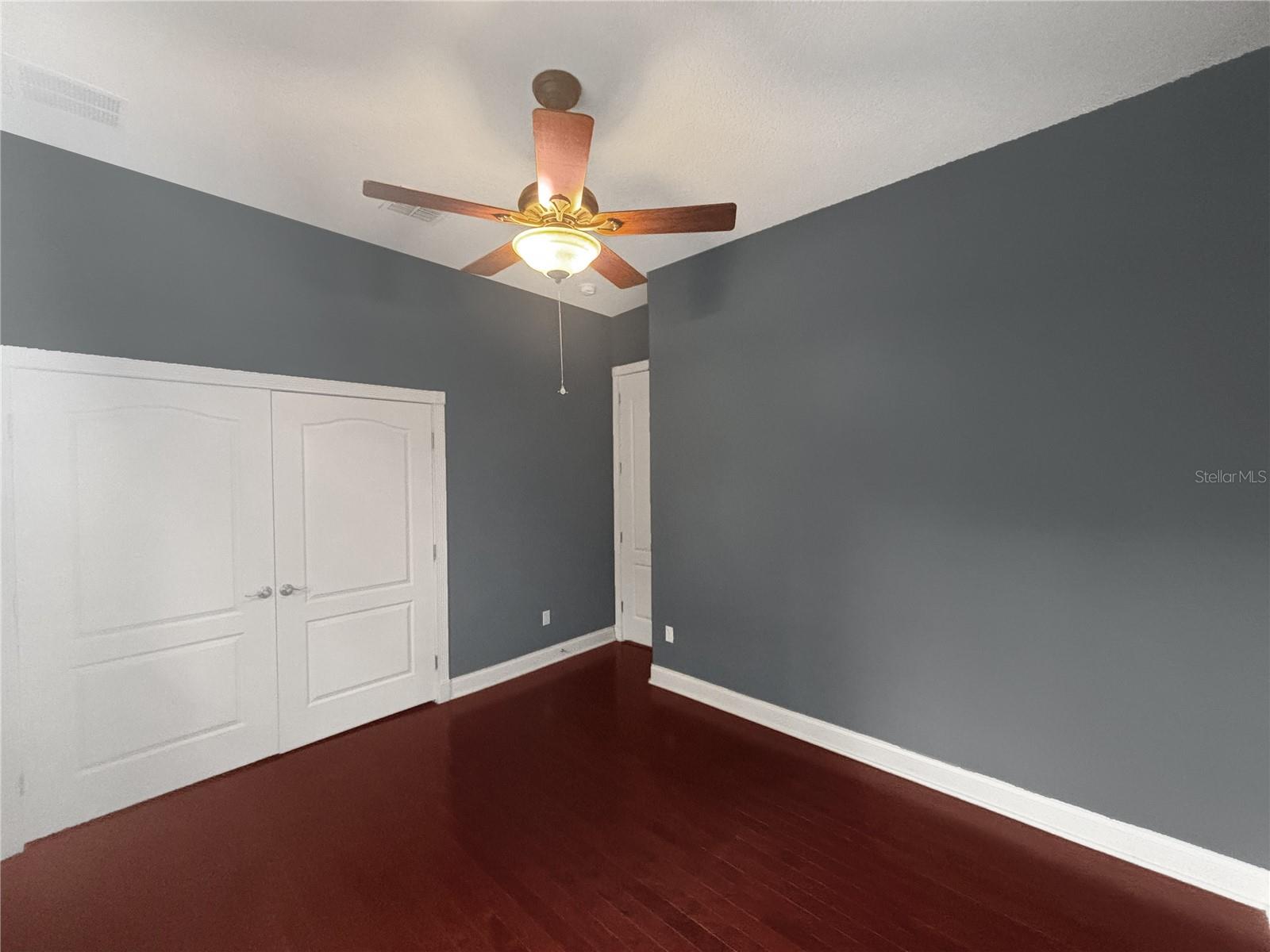 Image 15 of 29 For 827 Meridale Avenue