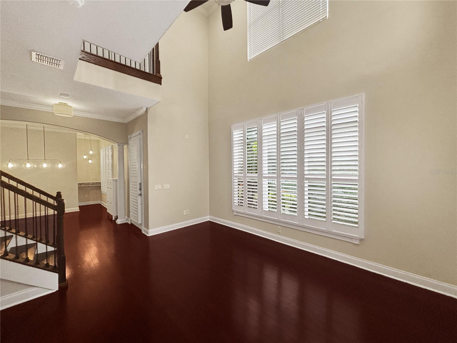 Image 17 of 29 For 827 Meridale Avenue