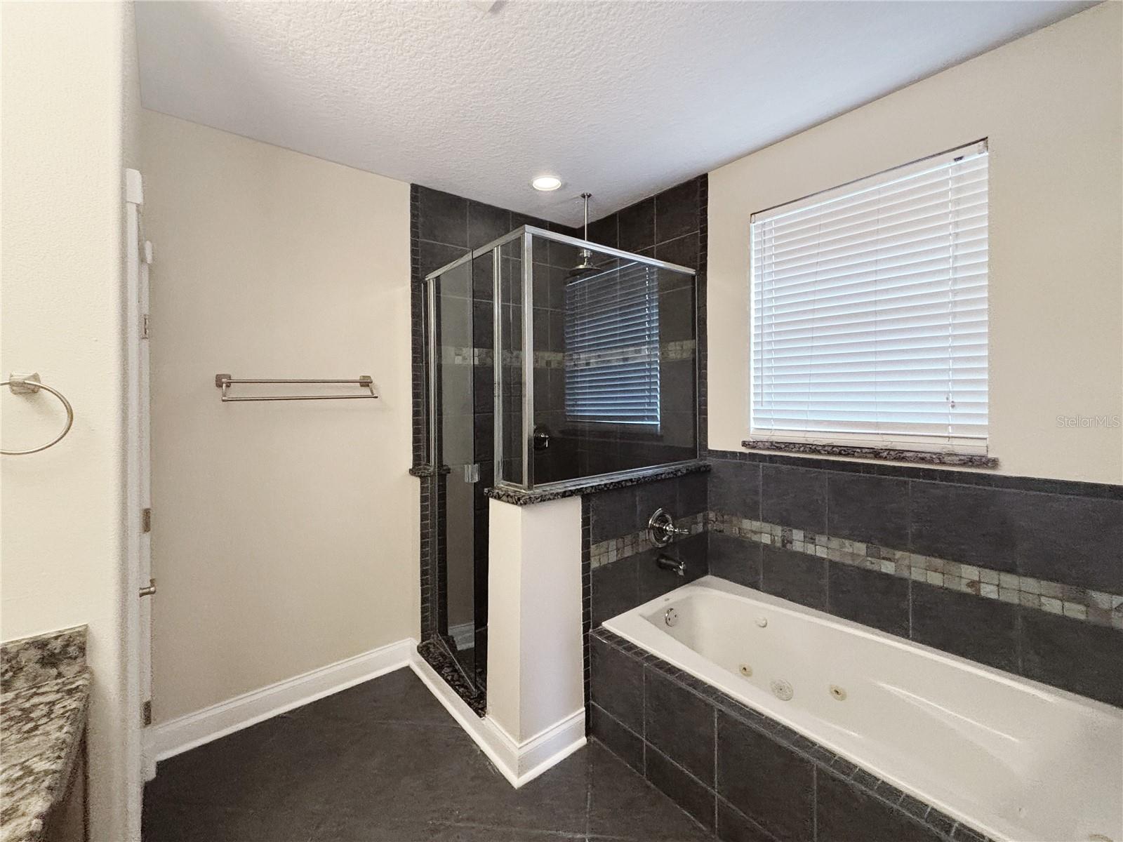 Image 26 of 29 For 827 Meridale Avenue