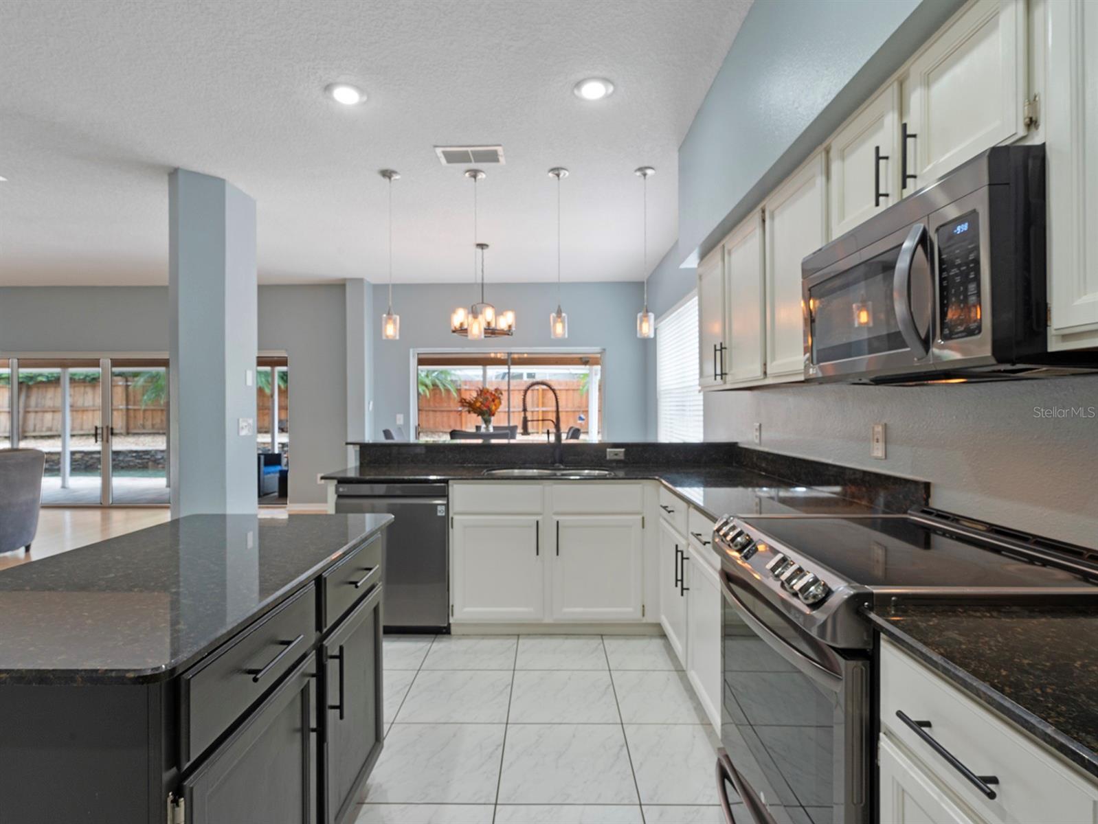 Image 14 of 46 For 2283 Ekana Drive