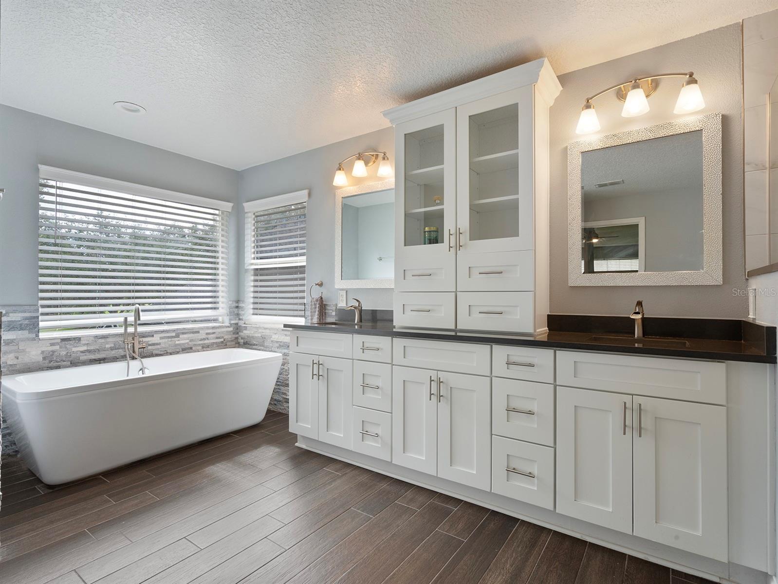 Image 27 of 46 For 2283 Ekana Drive