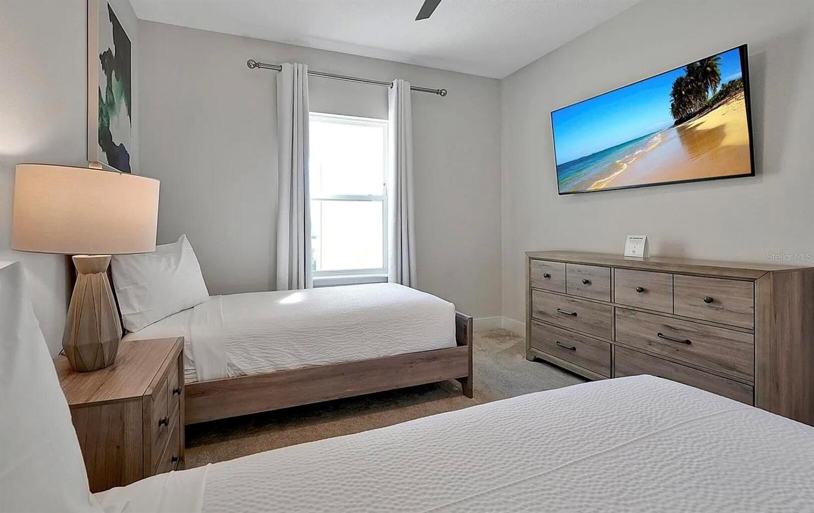 Image 10 of 17 For 7909 Draw Street