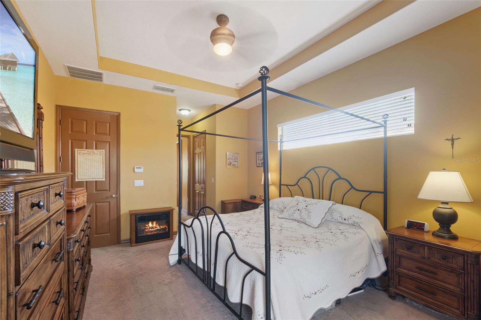 Image 19 of 39 For 2921 Falconhill Drive