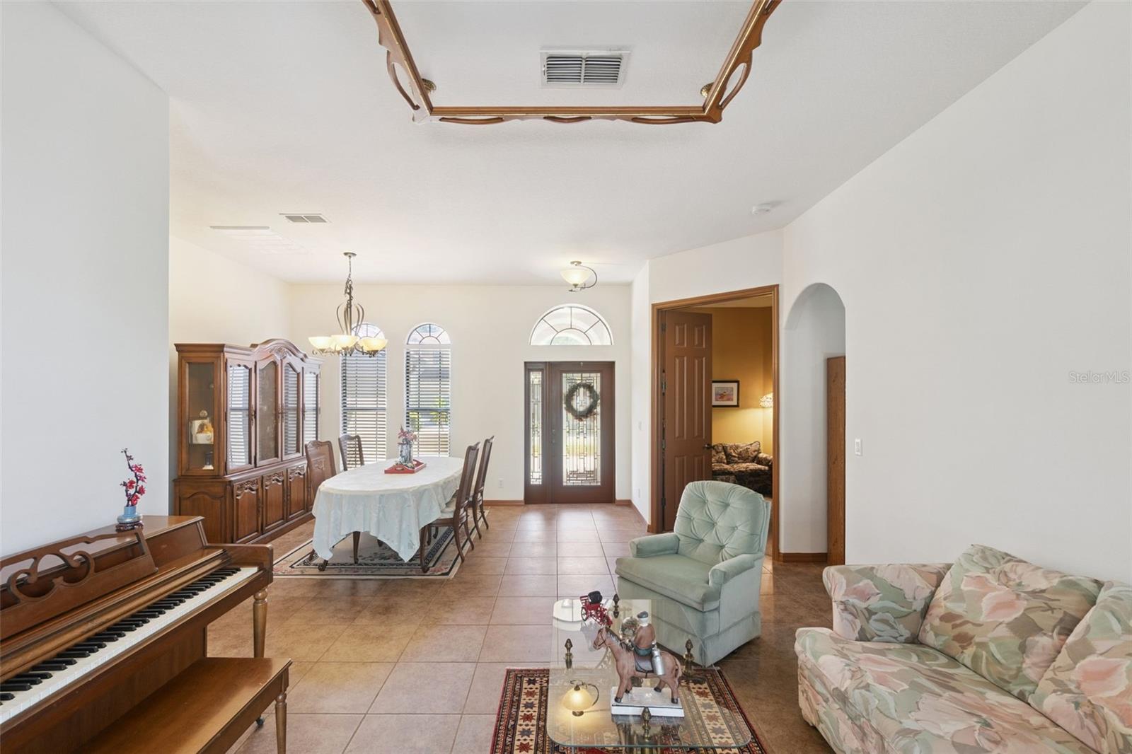 Image 24 of 39 For 2921 Falconhill Drive