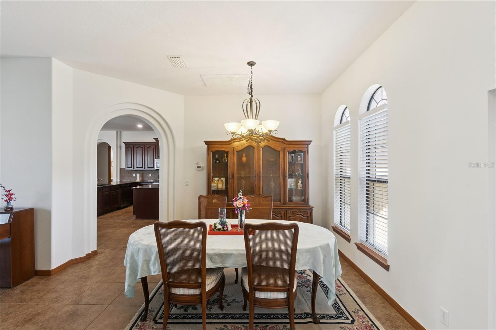 Image 26 of 39 For 2921 Falconhill Drive