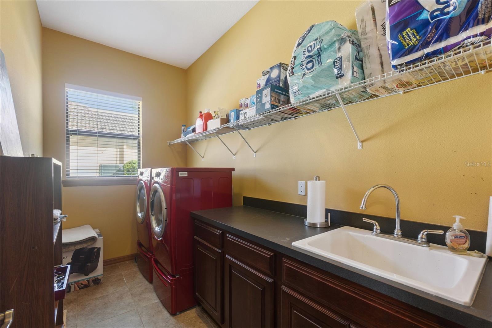 Image 28 of 39 For 2921 Falconhill Drive