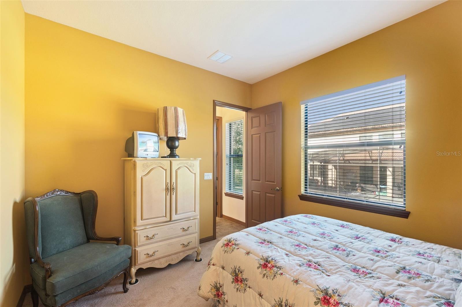 Image 31 of 39 For 2921 Falconhill Drive