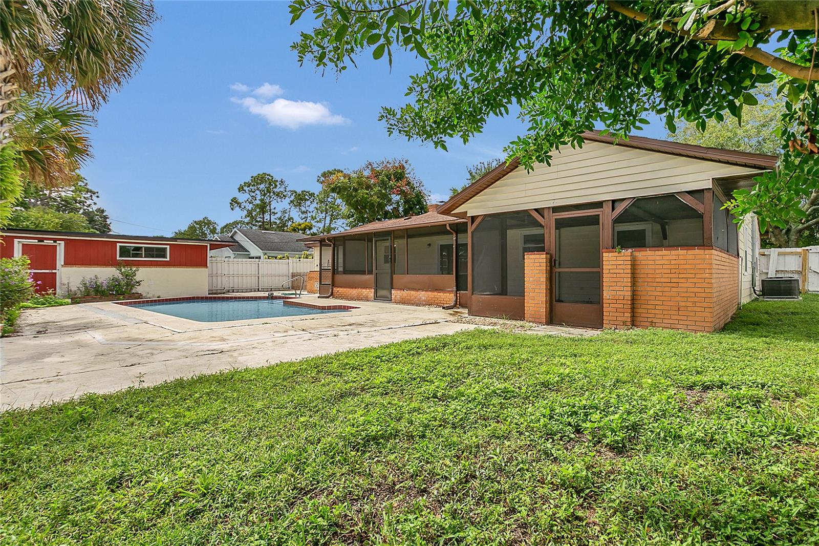 Image 20 of 25 For 2613 Travelers Palm Drive