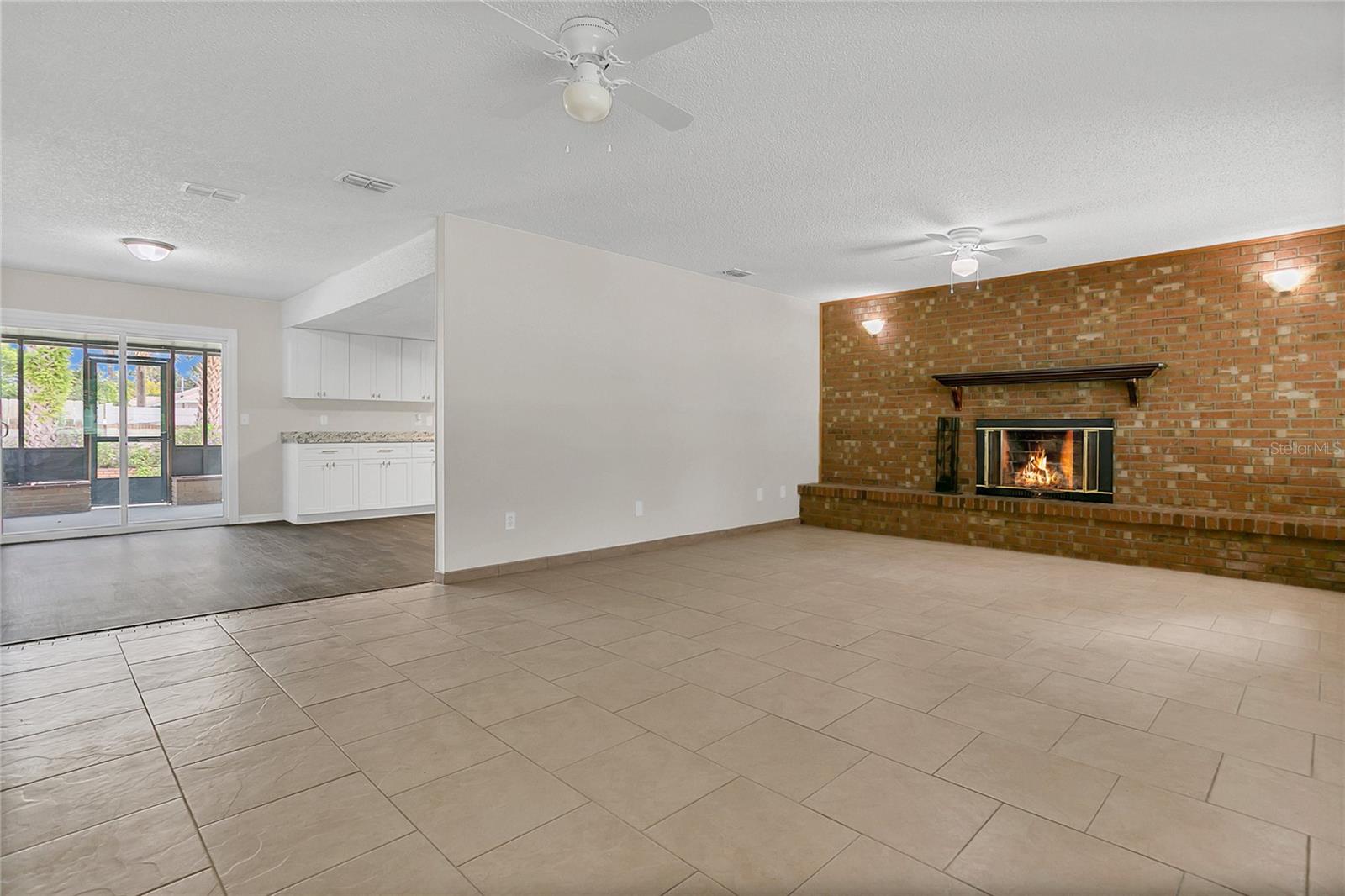 Image 5 of 25 For 2613 Travelers Palm Drive