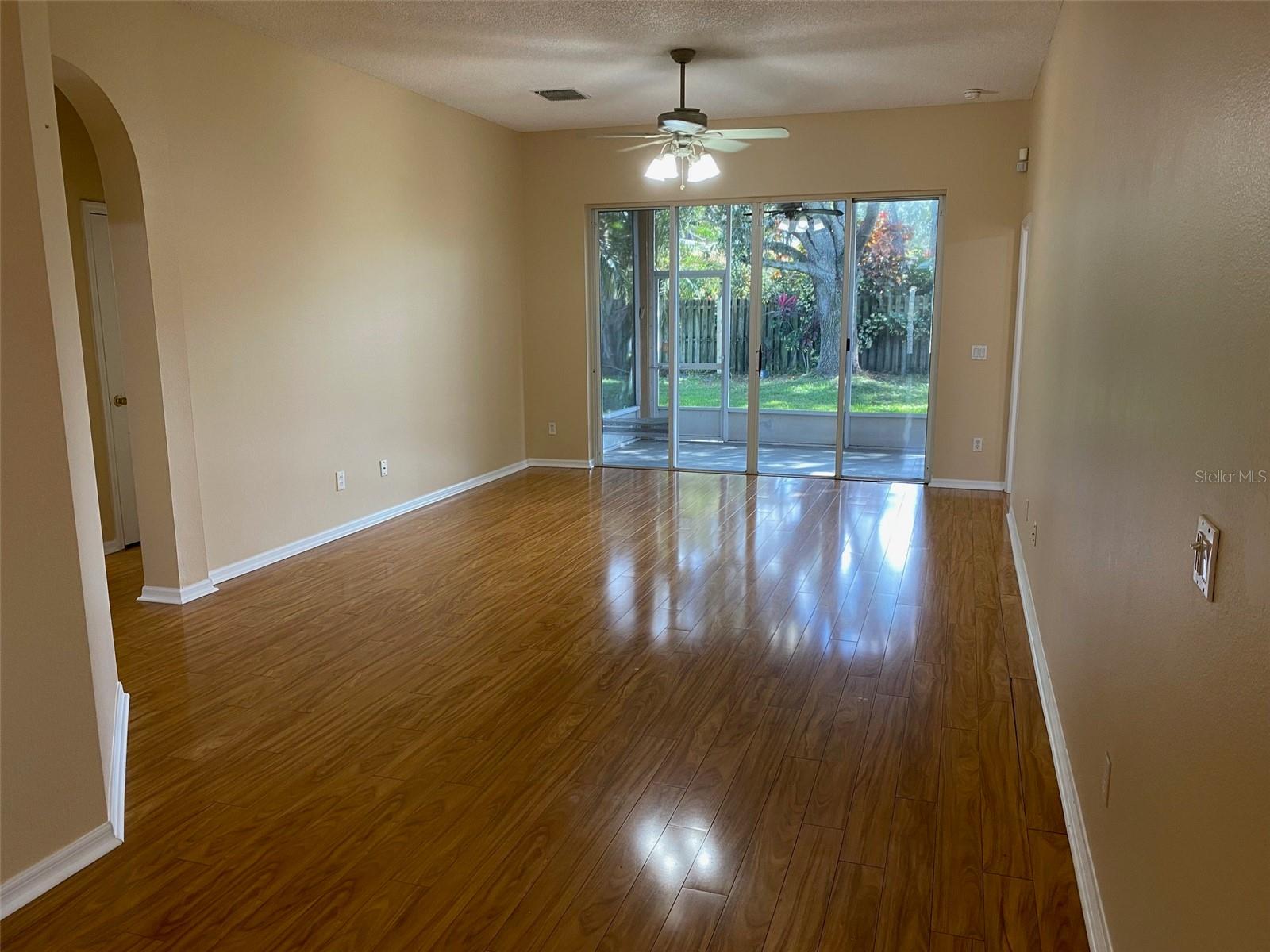 Image 14 of 28 For 604 Lakepark Trail