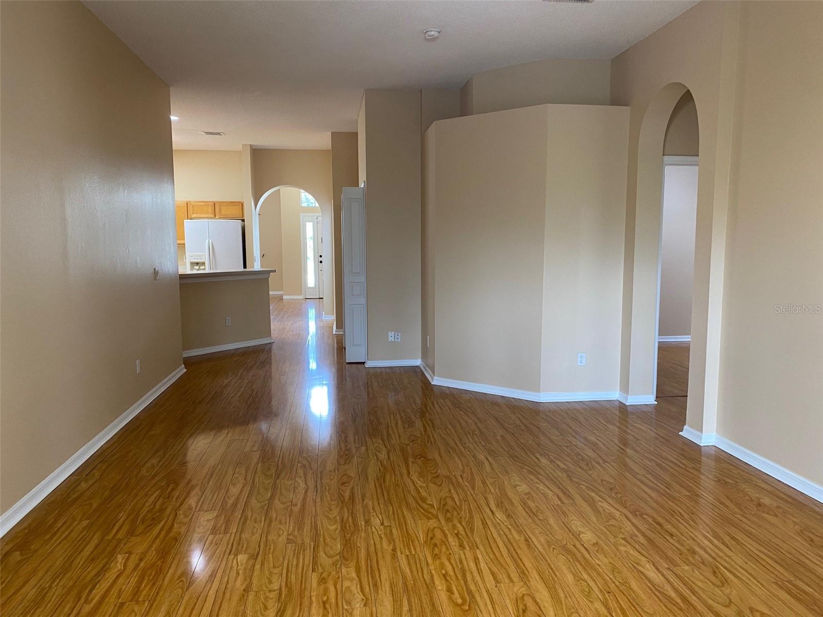 Image 15 of 28 For 604 Lakepark Trail