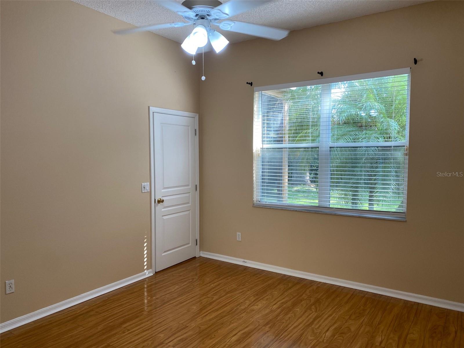 Image 16 of 28 For 604 Lakepark Trail