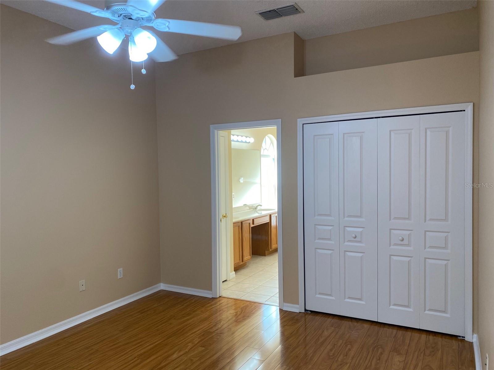 Image 17 of 28 For 604 Lakepark Trail