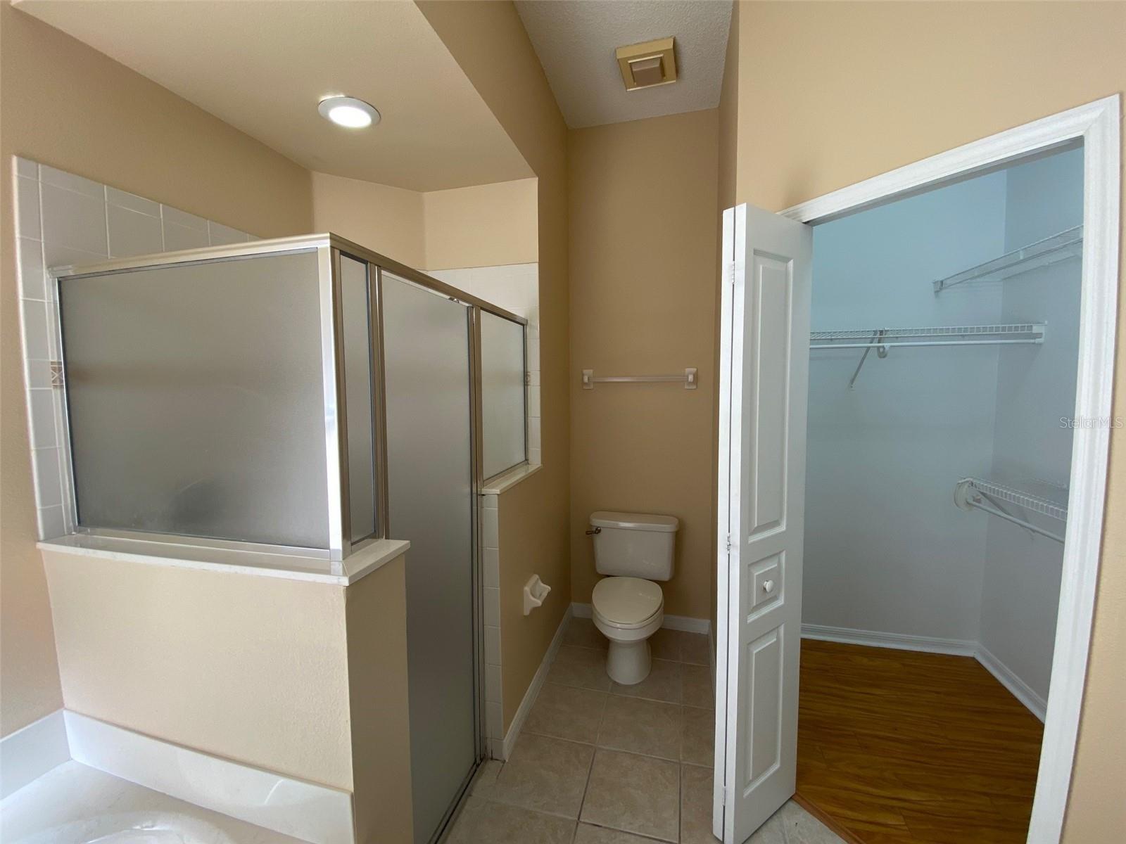 Image 20 of 28 For 604 Lakepark Trail