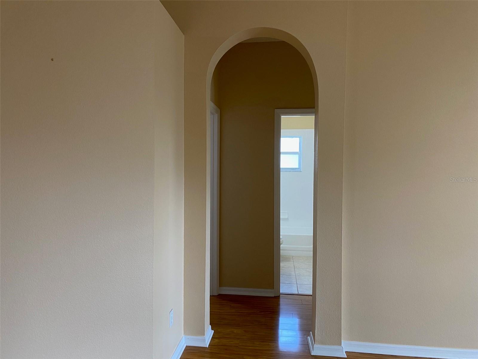 Image 21 of 28 For 604 Lakepark Trail